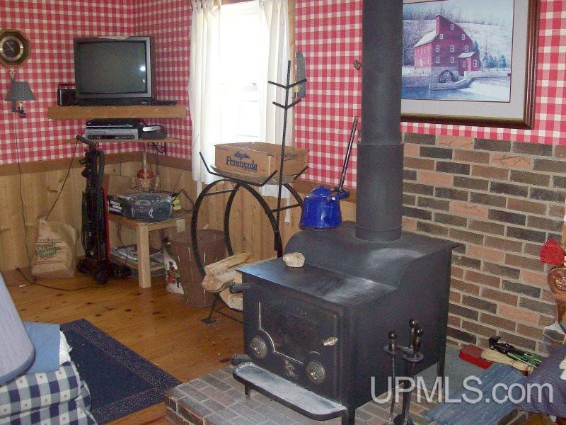 820 Blueberry Corner Road Crystal Falls, MI 49920 - Photo 7 of 25 Gallery Image 7