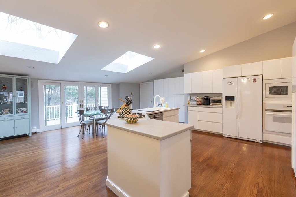 54 Gary Road Needham, MA 02494 - Photo 4 of 19