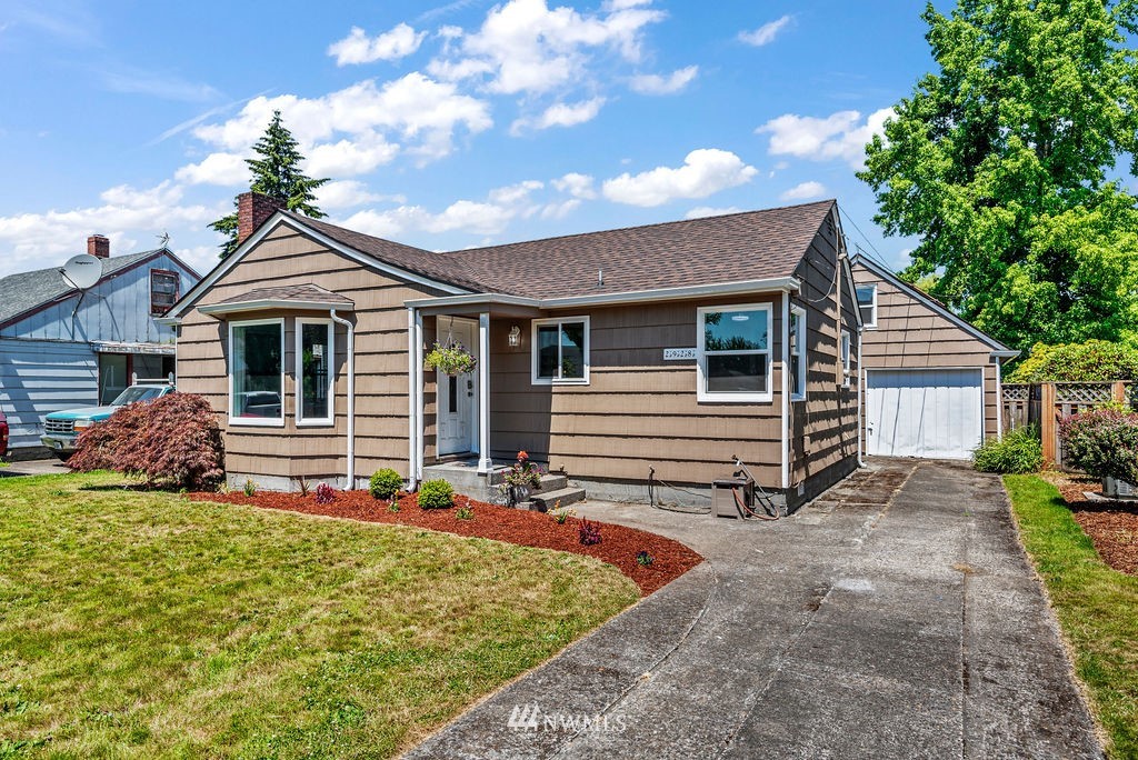 2928 Field Street Longview, WA 98632 - Photo 1 of 22 Gallery Image 1