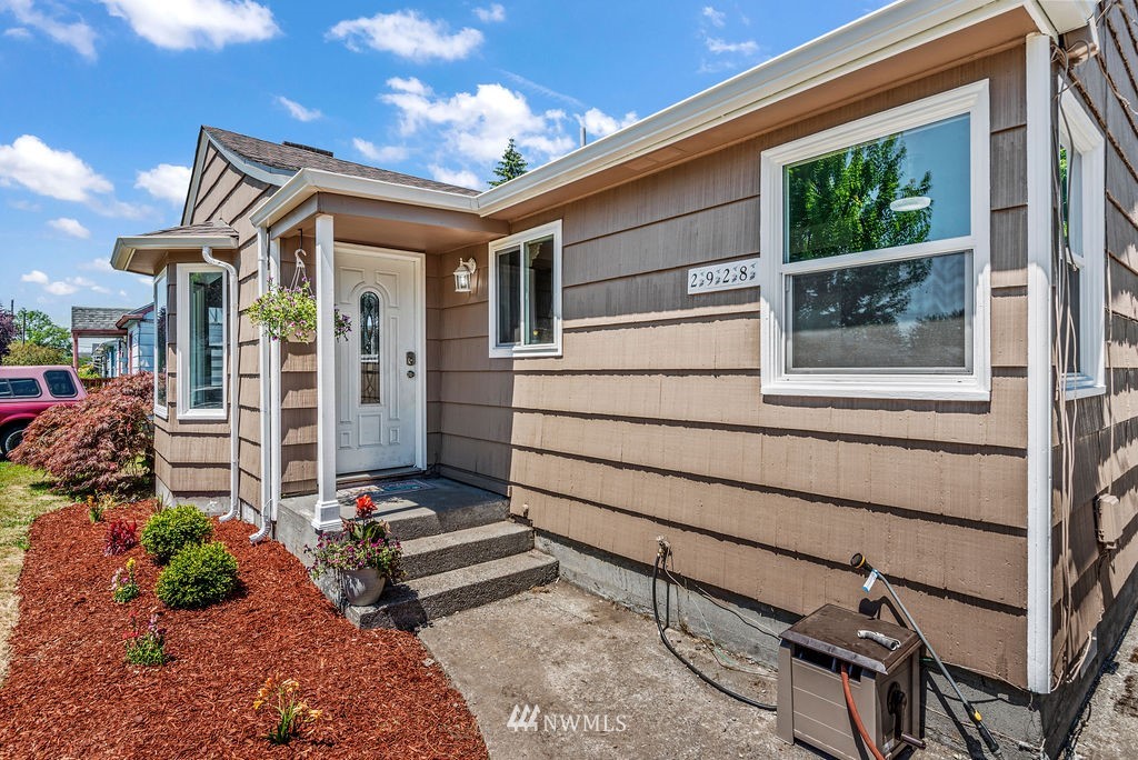 2928 Field Street Longview, WA 98632 - Photo 2 of 22 Gallery Image 2