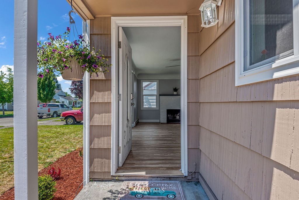 2928 Field Street Longview, WA 98632 - Photo 3 of 22 Gallery Image 3