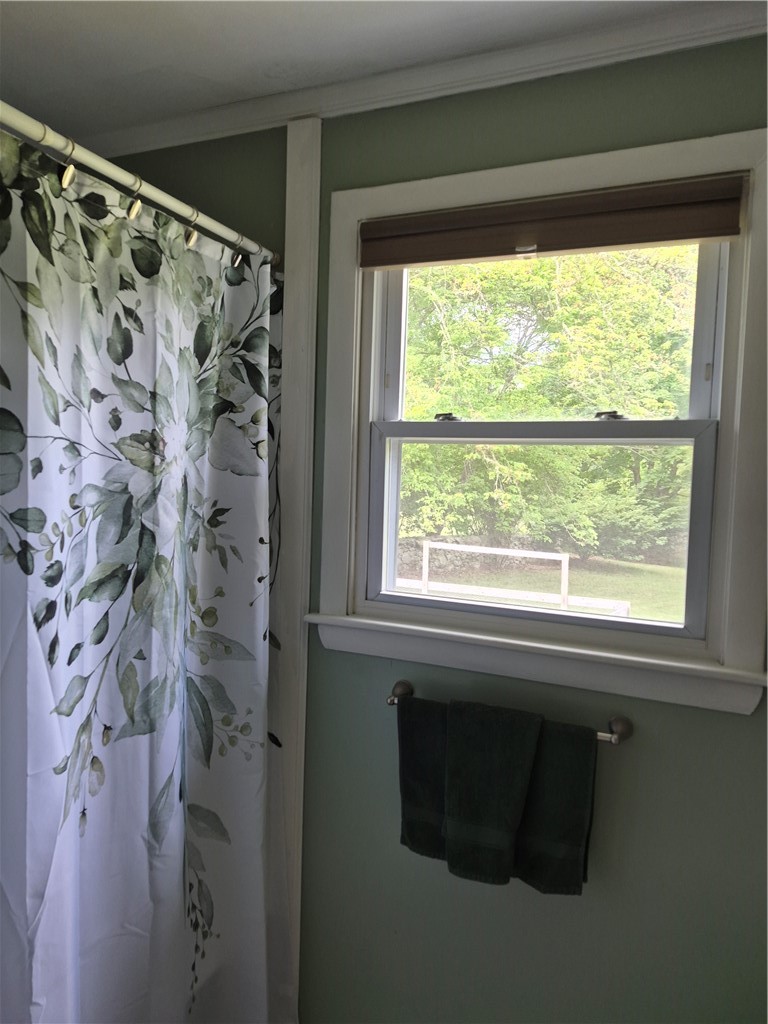 345 Stone Church Road Tiverton, RI 02878 - Photo 33 of 40 Bathroom
