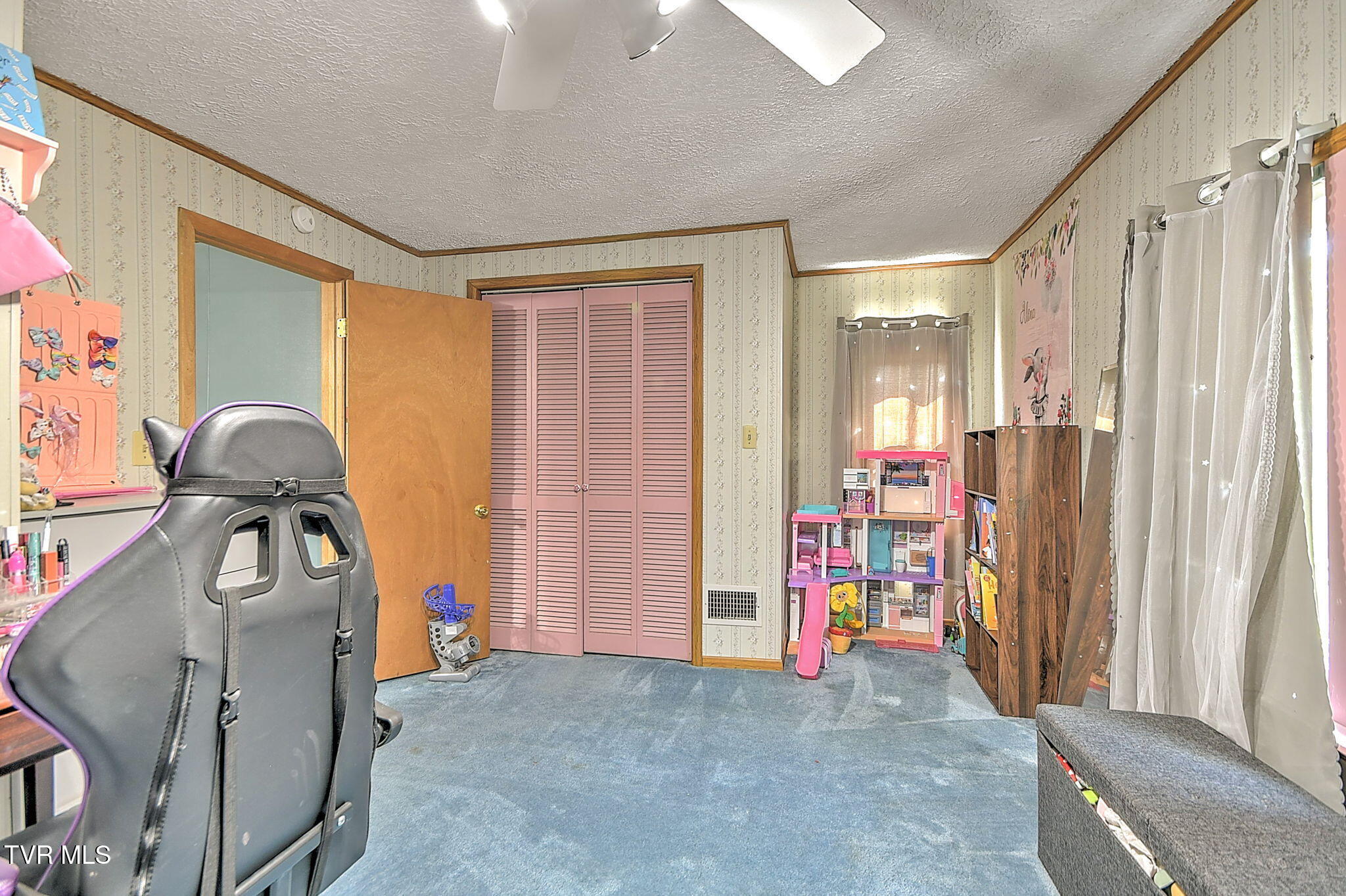 2424 Overlook Road Kingsport, TN 37664 - Photo 21 of 33 21-web-or-mls-2424 Overlook MC-22