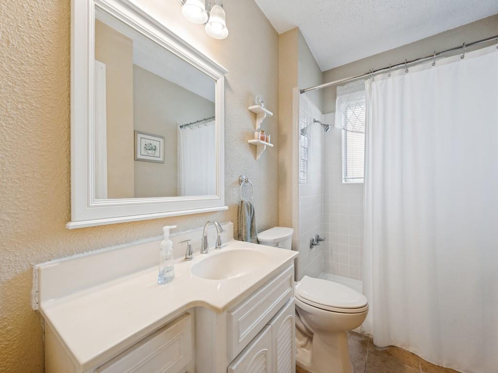 1604 Pleasant Run Road Carrollton, TX 75006 - Photo 15 of 23