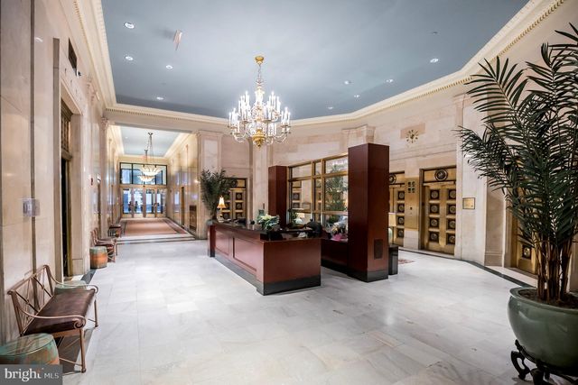 $320,000 | 1600 Arch Street, Unit 1704, Philadelphia, PA 19103