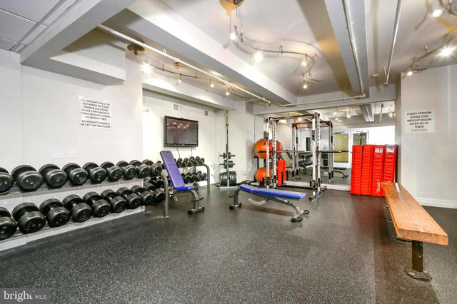 $320,000 | 1600 Arch Street, Unit 1704, Philadelphia, PA 19103