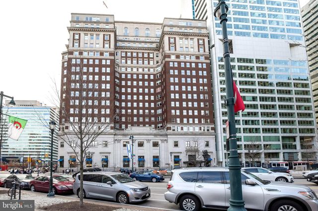 $320,000 | 1600 Arch Street, Unit 1704, Philadelphia, PA 19103