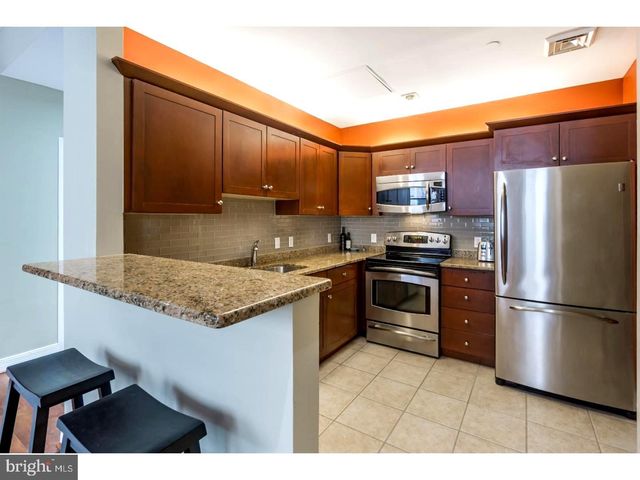 $320,000 | 1600 Arch Street, Unit 1704, Philadelphia, PA 19103