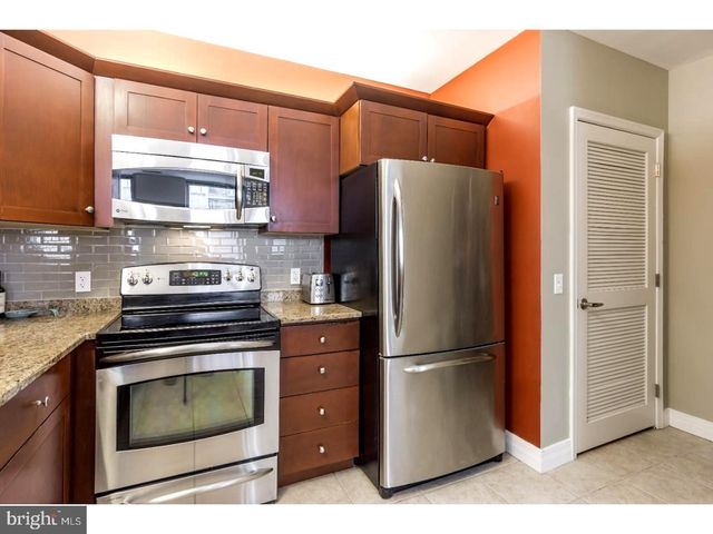 $320,000 | 1600 Arch Street, Unit 1704, Philadelphia, PA 19103