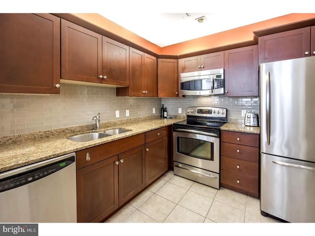 $320,000 | 1600 Arch Street, Unit 1704, Philadelphia, PA 19103