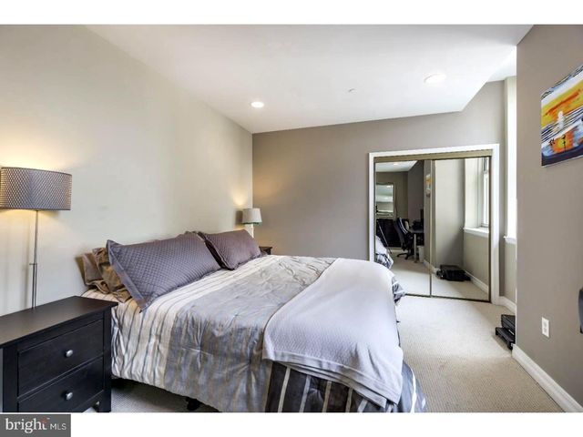 $320,000 | 1600 Arch Street, Unit 1704, Philadelphia, PA 19103