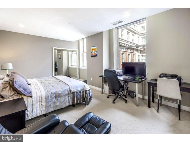 $320,000 | 1600 Arch Street, Unit 1704, Philadelphia, PA 19103