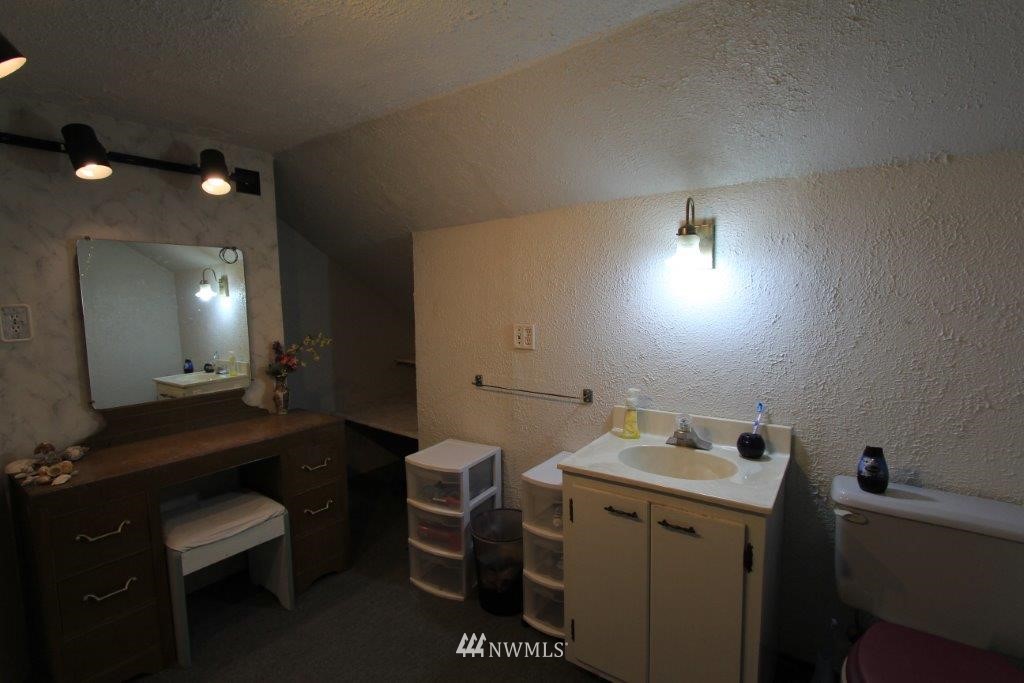 1332 2nd Street Cosmopolis, WA 98537 - Photo 17 of 23 Gallery Image 17