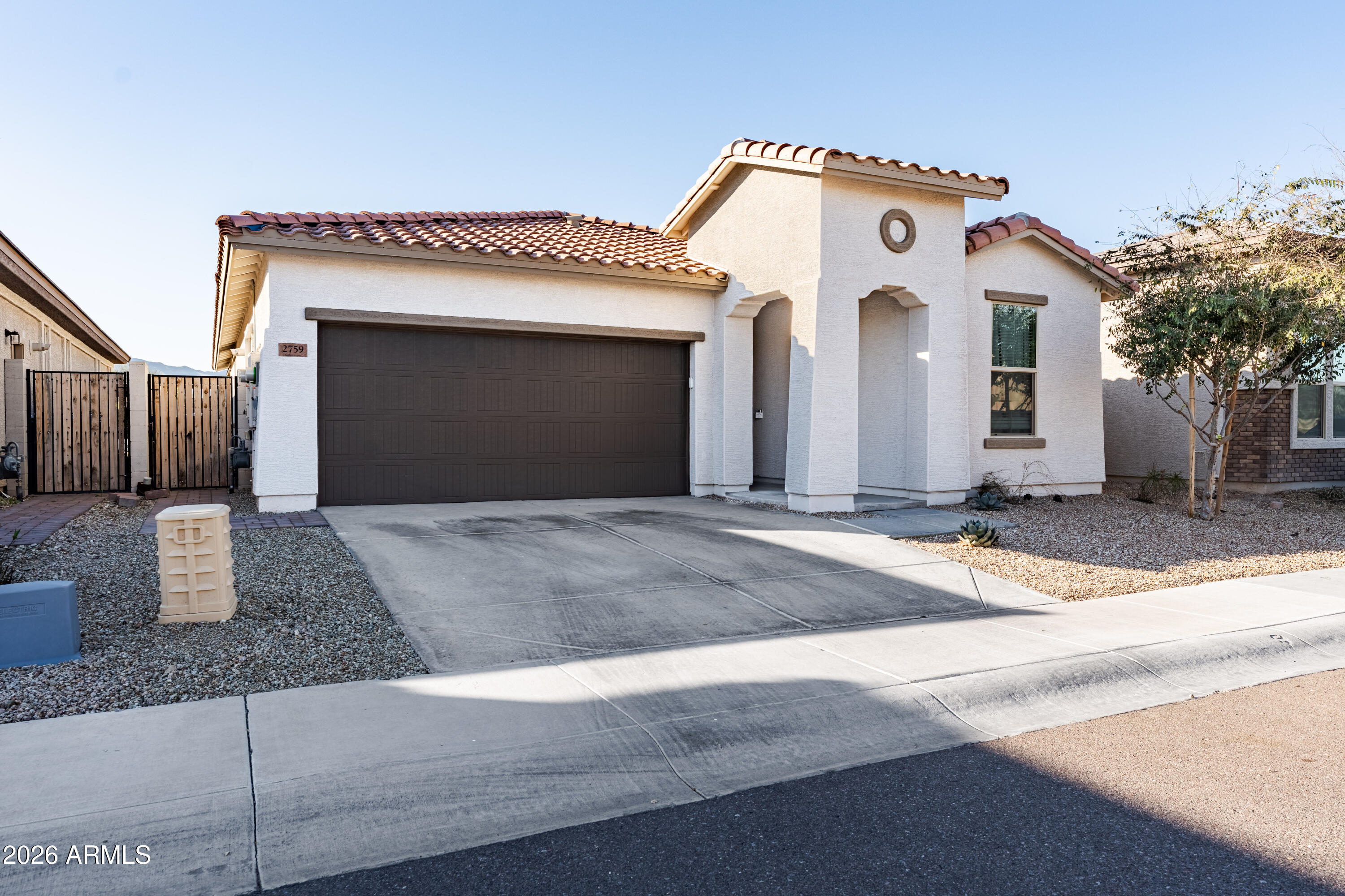 2759 West Apollo Road Phoenix, AZ 85041 - Photo 2 of 25 A7406032-HDR