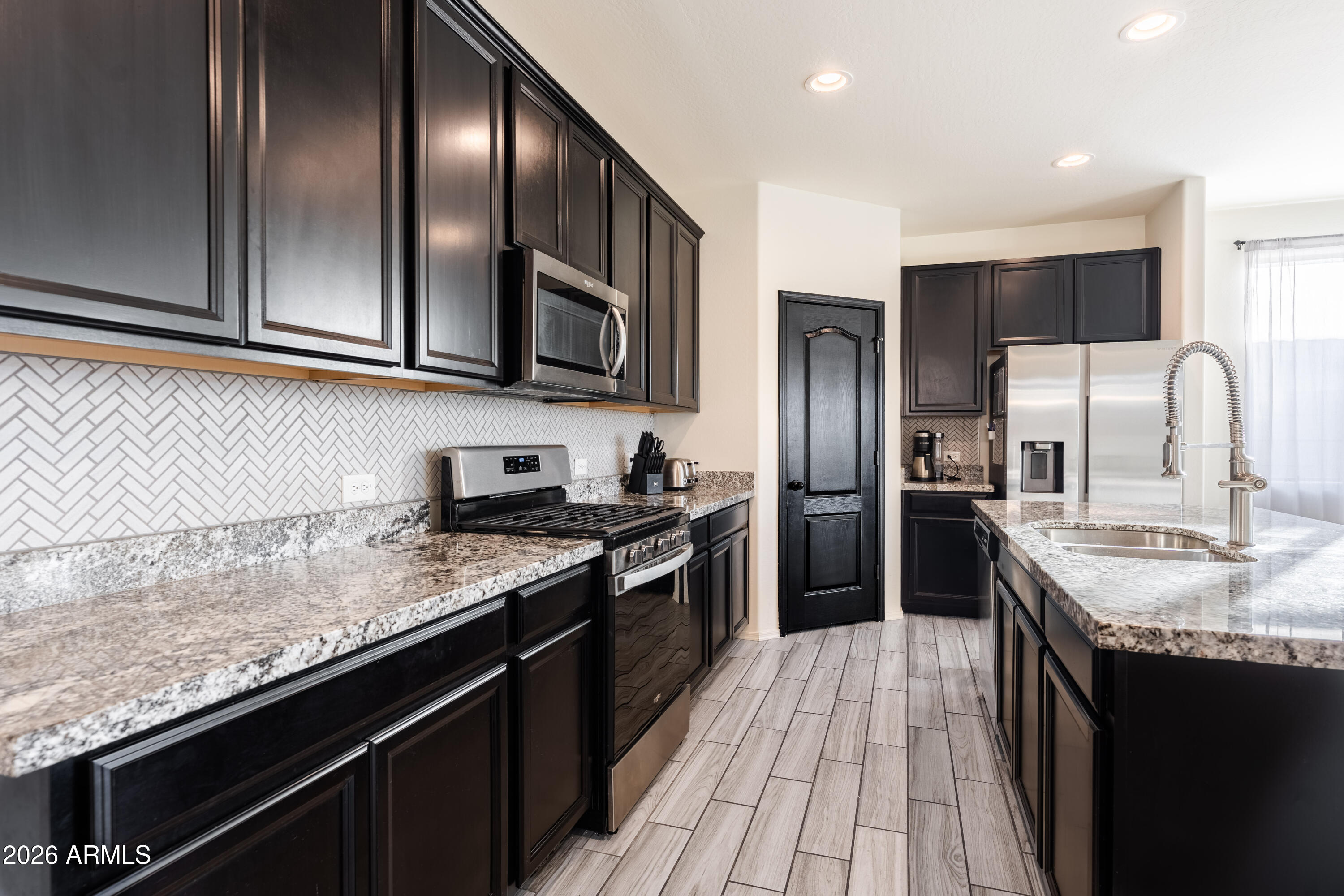 2759 West Apollo Road Phoenix, AZ 85041 - Photo 4 of 25 A7405967-HDR