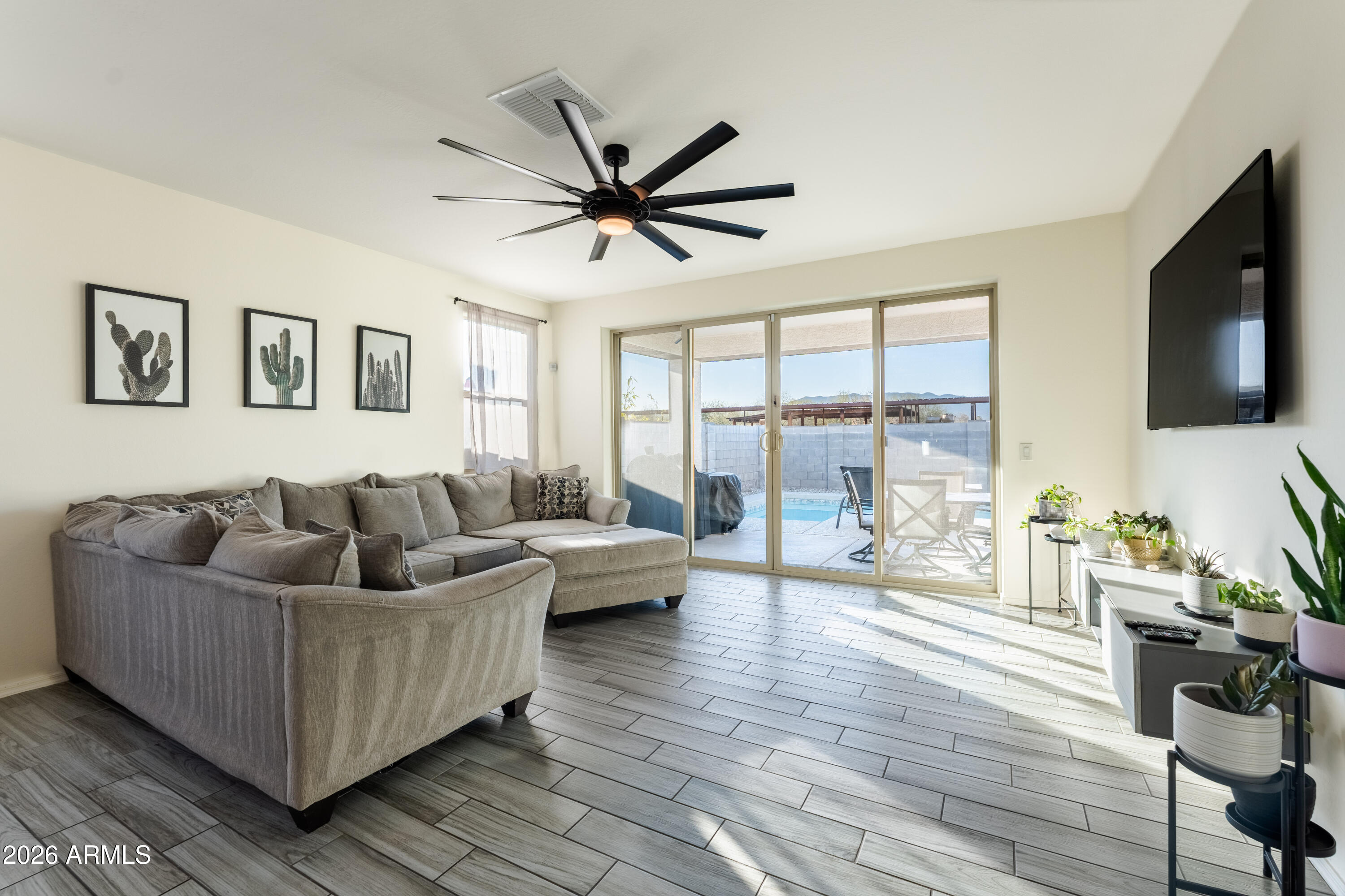 2759 West Apollo Road Phoenix, AZ 85041 - Photo 7 of 25 A7405947-HDR