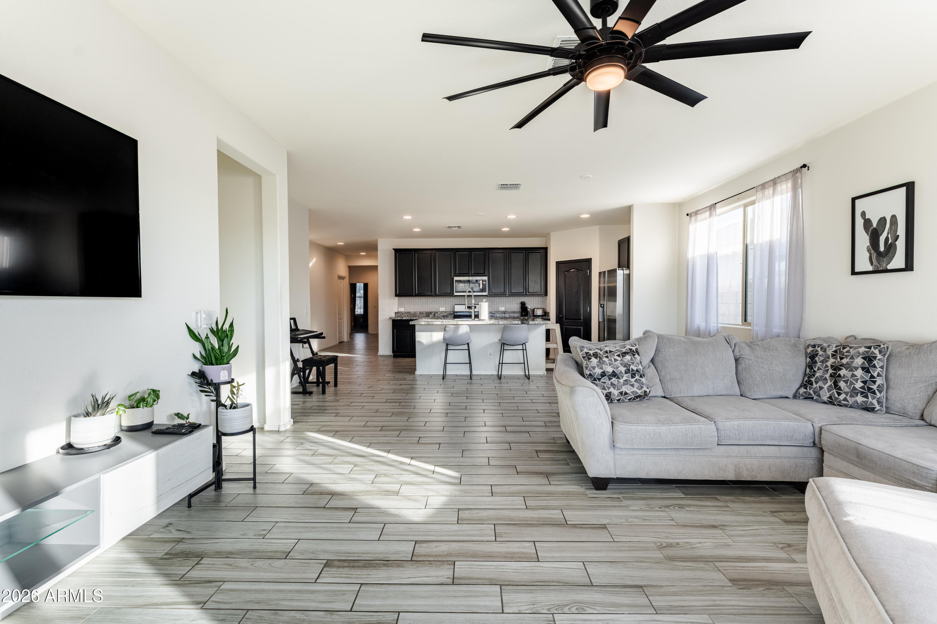 2759 West Apollo Road Phoenix, AZ 85041 - Photo 8 of 25 A7405957-HDR