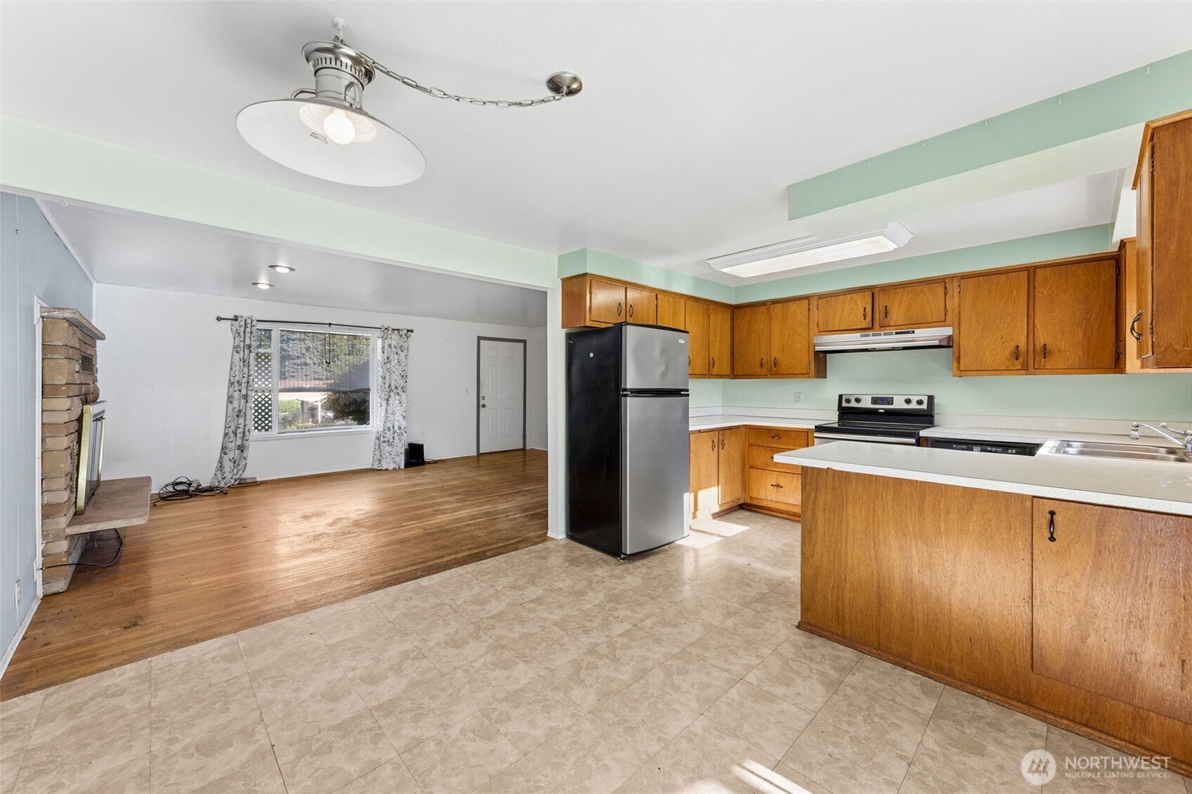 19648 105th Avenue Southeast Renton, WA 98055 - Photo 6 of 19 Gallery Image 6