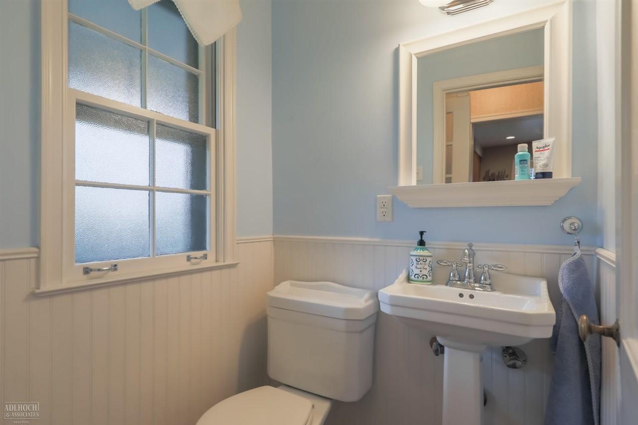 1134 Yorkshire Road Grosse Pointe Park, MI 48230 - Photo 17 of 30