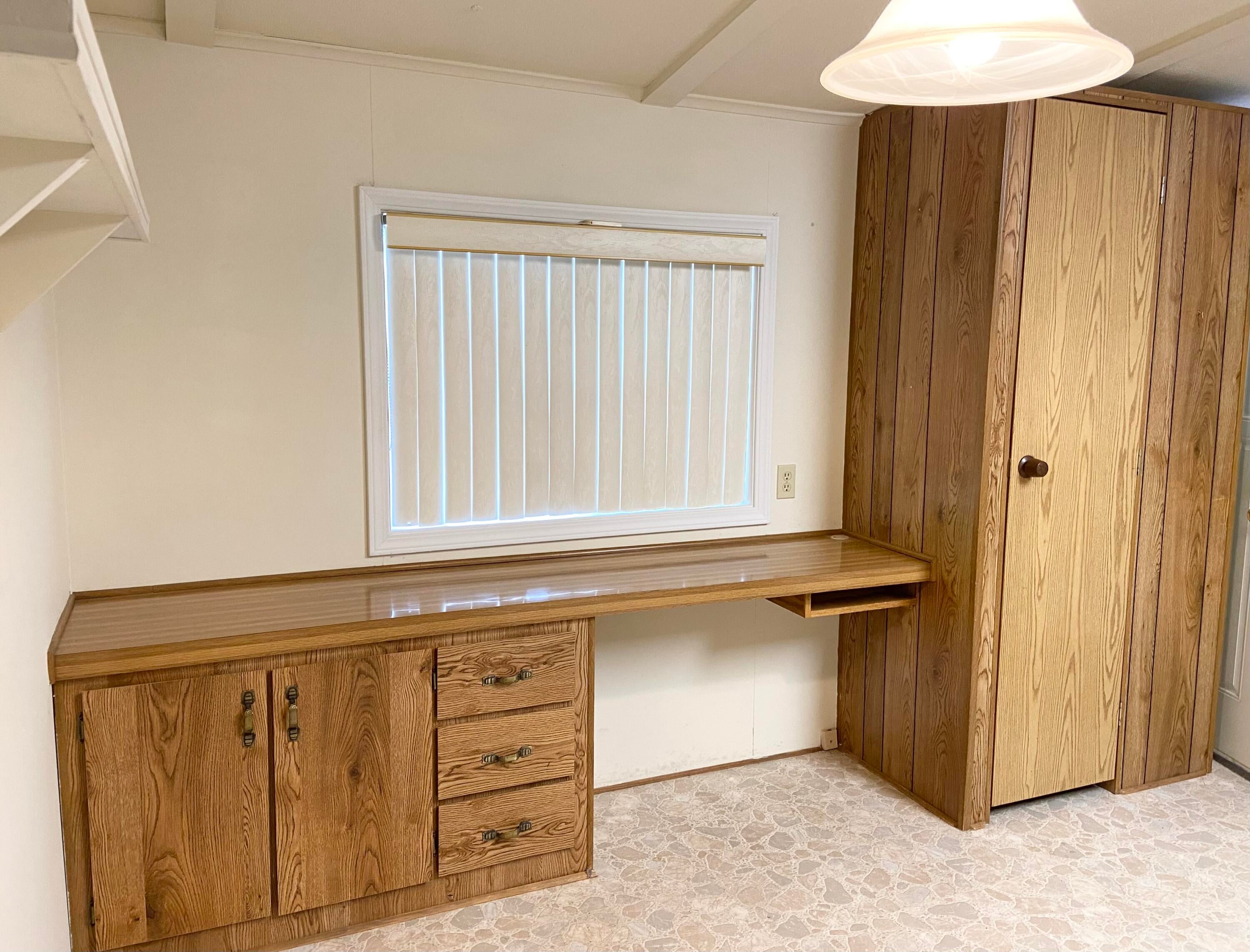 52731 Huntington Road, Unit 33 La Pine, OR 97739 - Photo 7 of 18 Dining