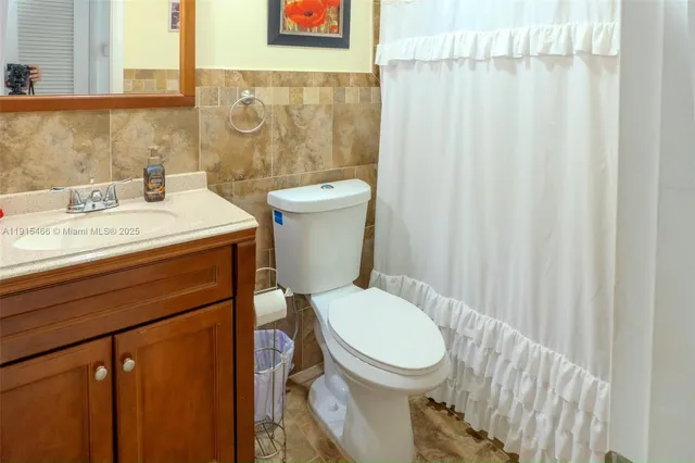 $180,000 | 122 Northeast 204th Street, Unit 3, Miami Gardens, FL 33179