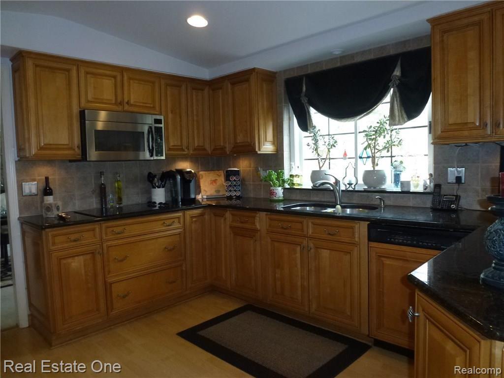 3536 Holiday Court Rochester Hills, MI 48306 - Photo 24 of 63