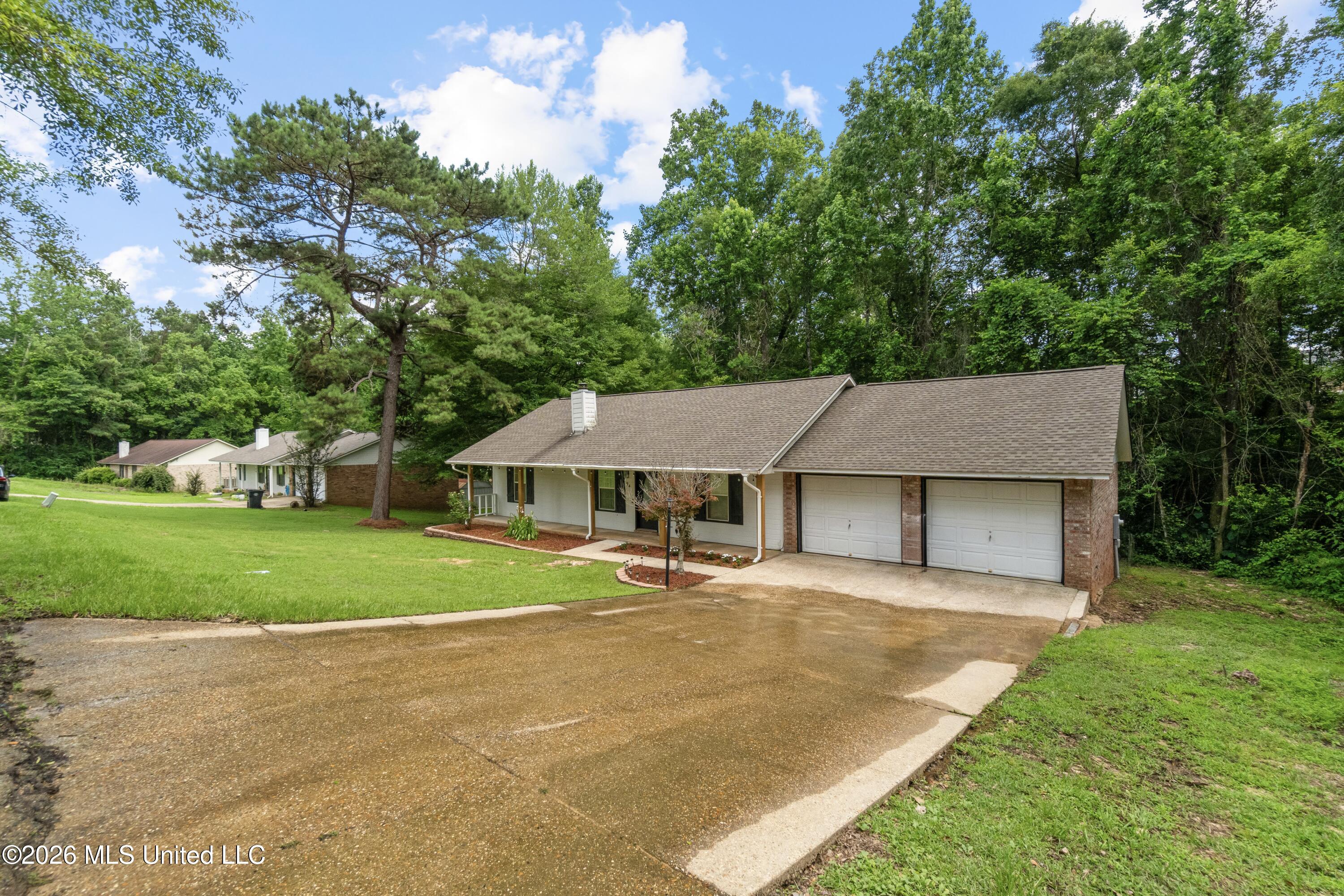 94 Deer Run Road Hattiesburg, MS 39402 - Photo 4 of 29 94_Deer_Run_Rd-2