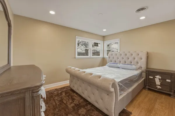 $4,500 | 8901 Moody Avenue, Morton Grove, IL 60053