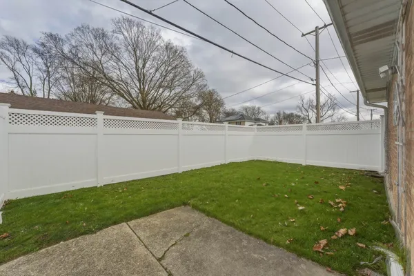 $4,500 | 8901 Moody Avenue, Morton Grove, IL 60053