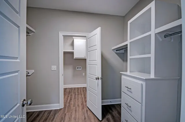 $2,350 | 119 Southern Oak Way, Canton, MS 39046