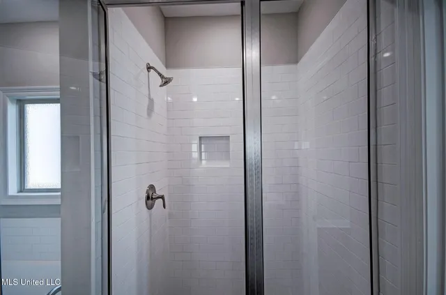 $2,350 | 119 Southern Oak Way, Canton, MS 39046