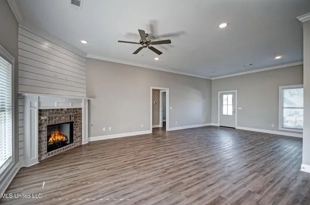 $2,350 | 119 Southern Oak Way, Canton, MS 39046