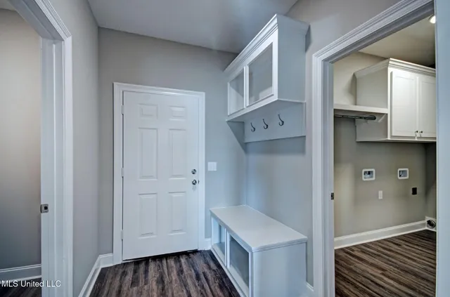 $2,350 | 119 Southern Oak Way, Canton, MS 39046