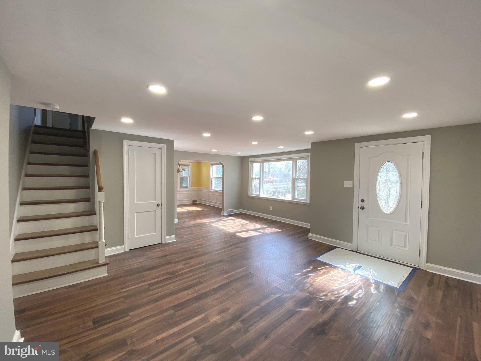 19 Woodhill Road Willow Grove, PA 19090 - Photo 4 of 24 a view of a livingroom with wooden floor