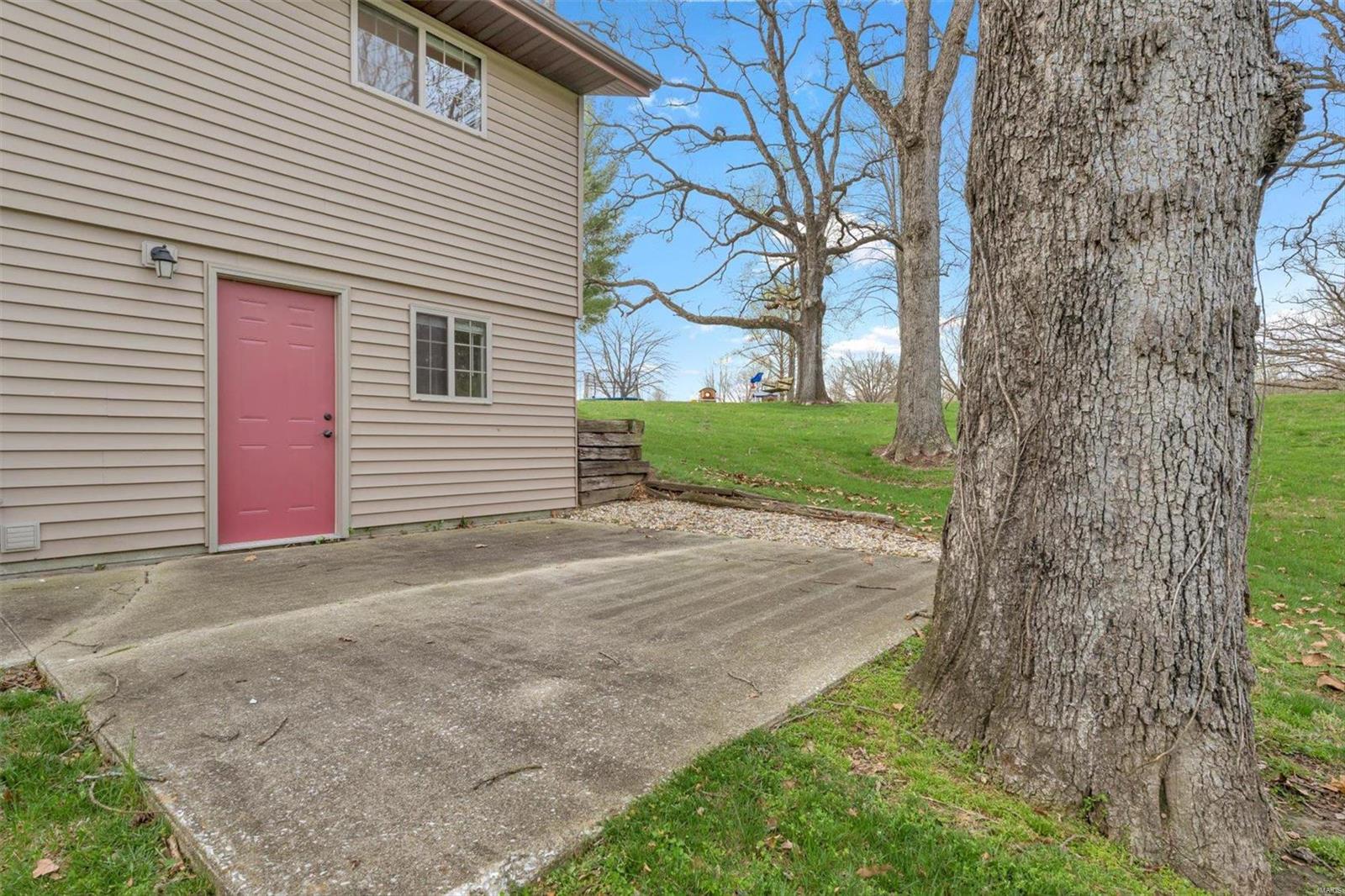 7530 Brickyard Hill Road Worden, IL 62097 - Photo 34 of 47