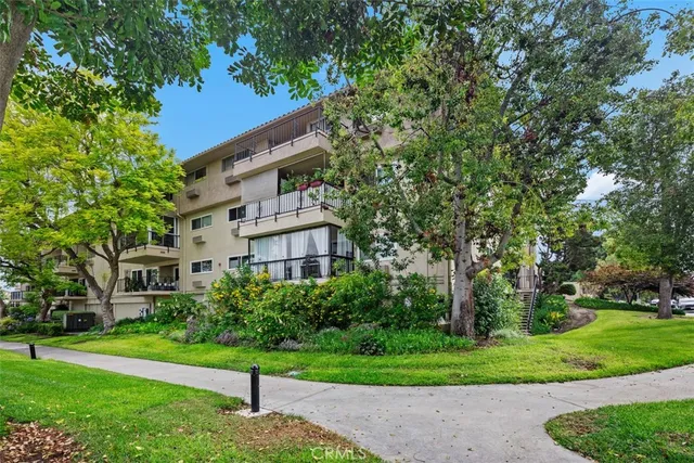 $3,500 | 2381 Via Mariposa West, Unit 3A, Laguna Woods, CA 92637