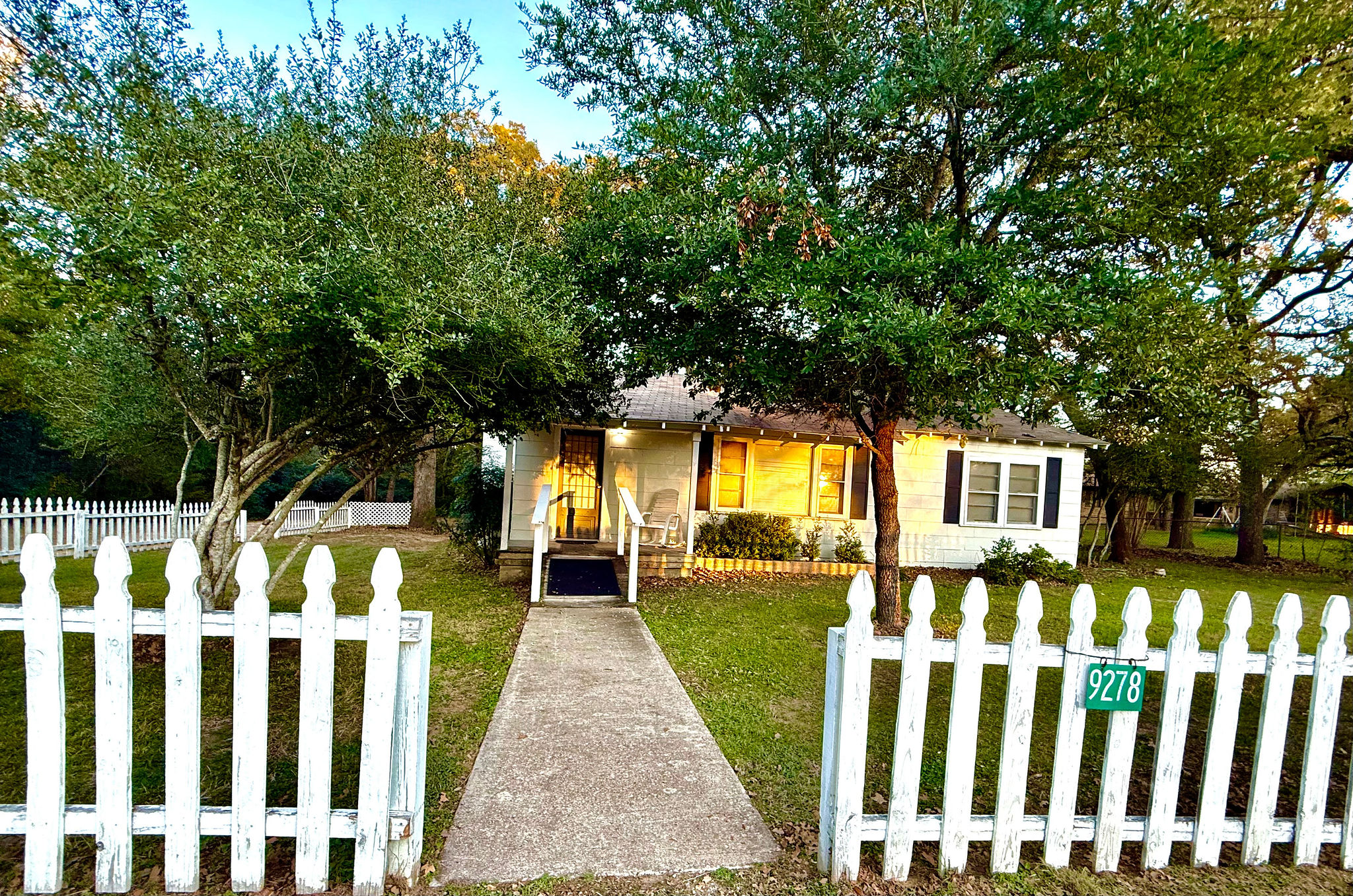 9278 Highway 77 Lexington, TX 78947 - Photo 2 of 37 a front view of house with yard