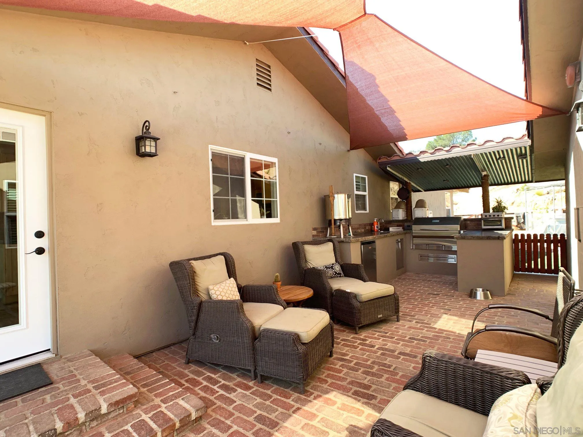 435 La Cresta Road El Cajon, CA 92021 - Photo 4 of 44 Gallery Image 4
