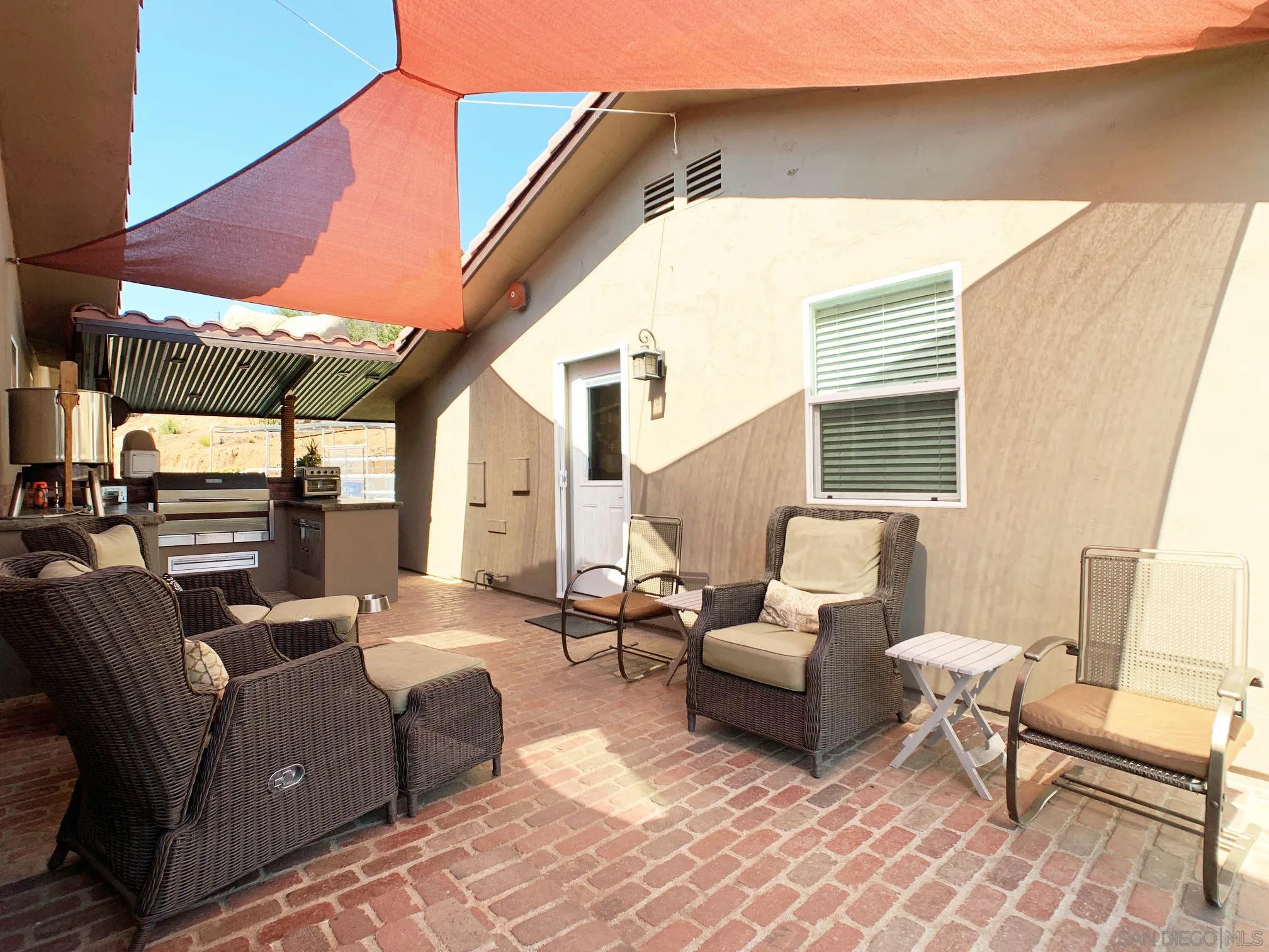 435 La Cresta Road El Cajon, CA 92021 - Photo 5 of 44 Gallery Image 5