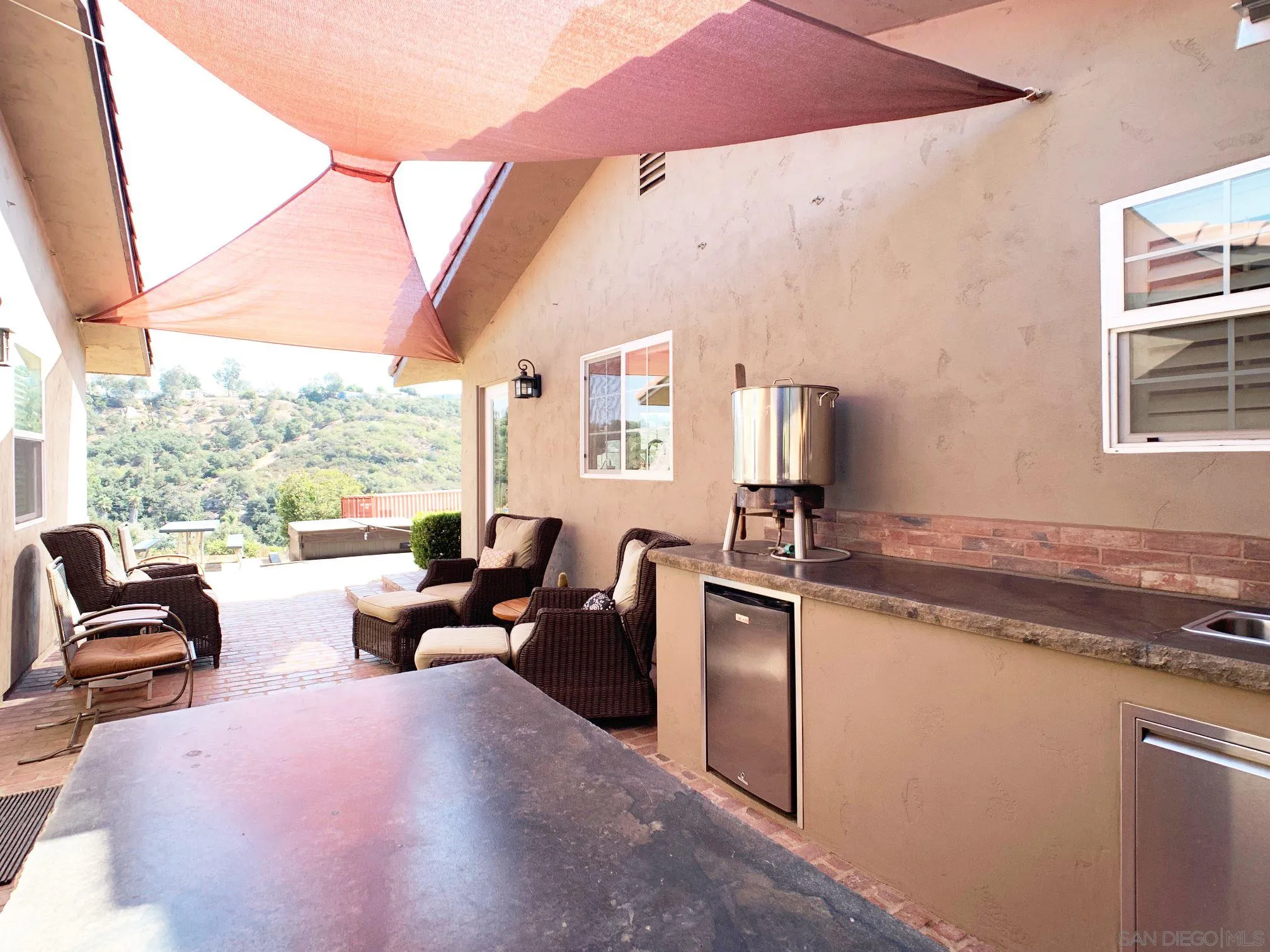 435 La Cresta Road El Cajon, CA 92021 - Photo 6 of 44 Gallery Image 6