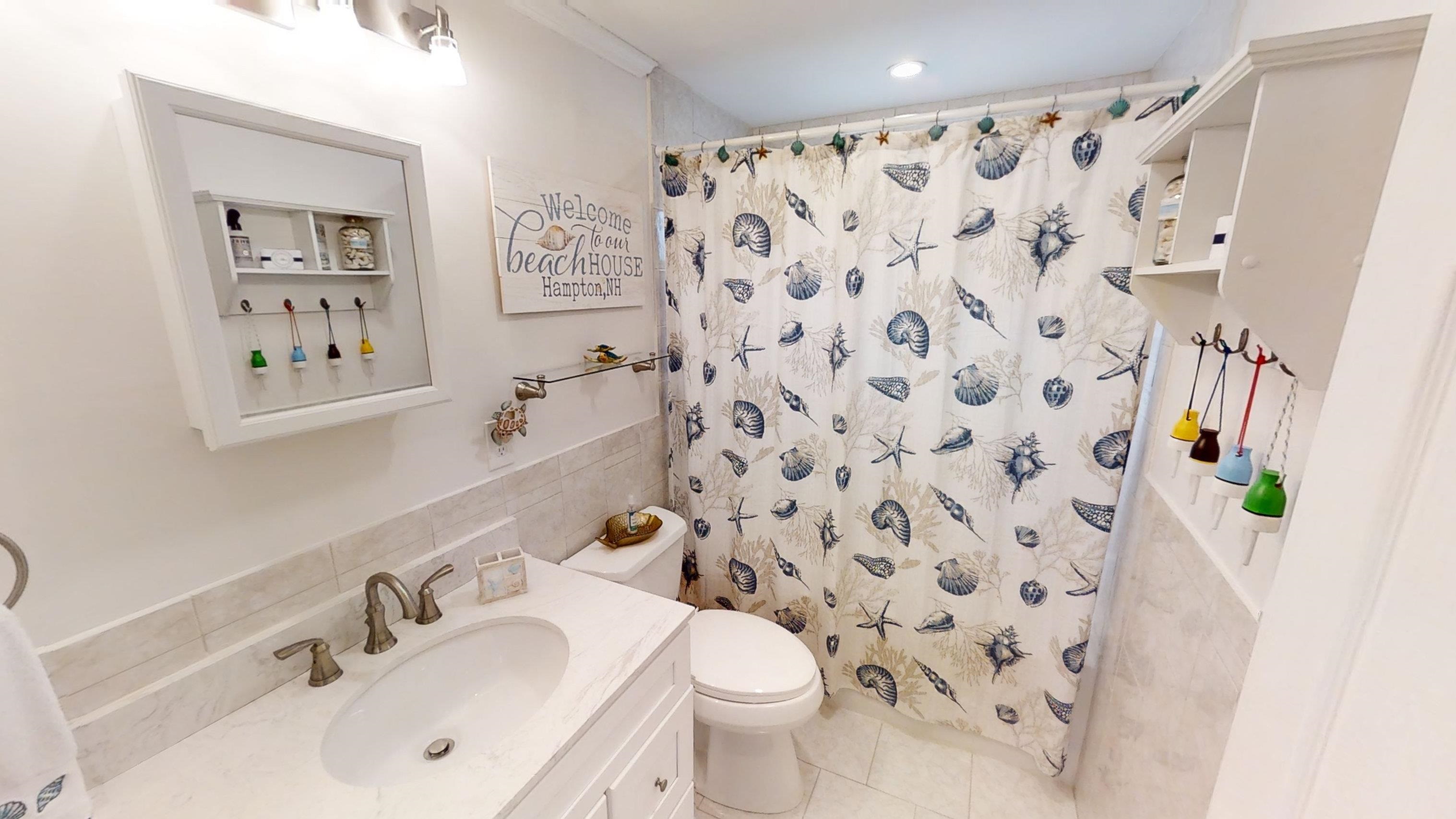 70 Brown Avenue Hampton, NH 03842 - Photo 4 of 31