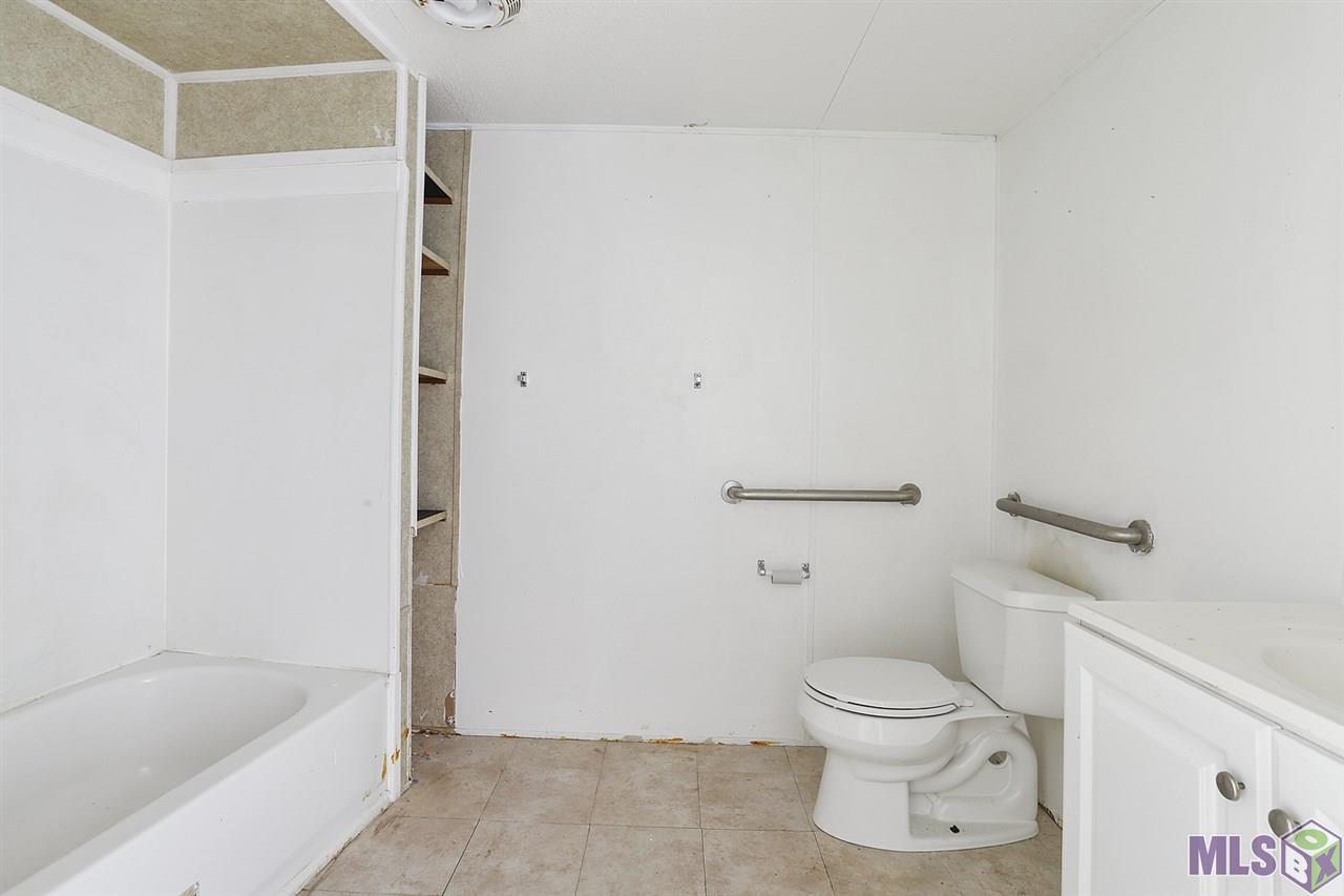 35375 Walker Road North Walker, LA 70785 - Photo 7 of 10