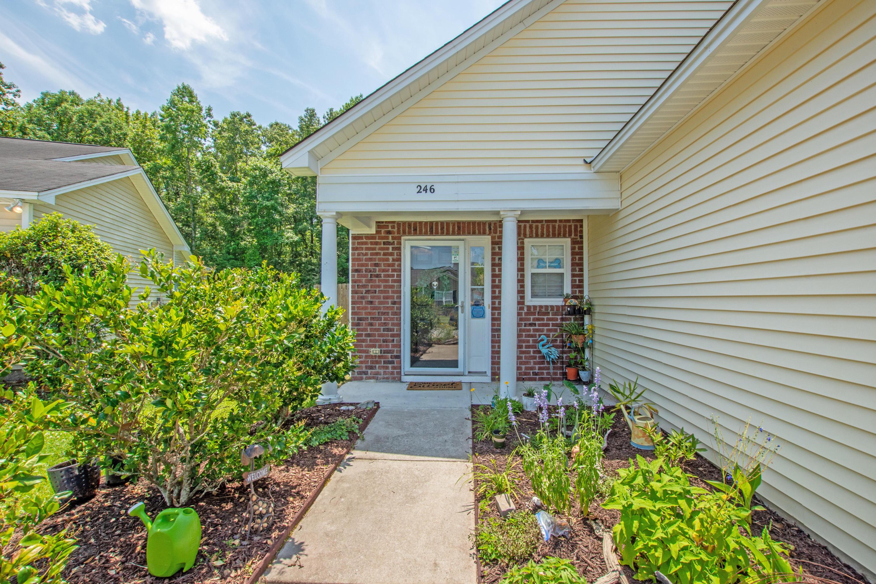 246 Island Green Road Goose Creek, SC 29445 - Photo 3 of 38 0-7