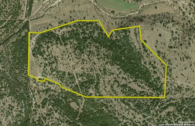 $1,059,900 | 482 Wingert Road, Junction, TX 76849