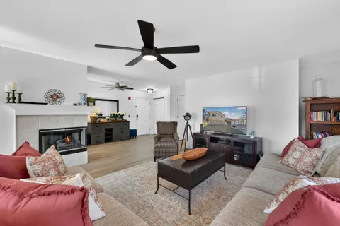 $350,000 | 129 South Curtis Street, Unit 1121, Lake Geneva, WI 53147