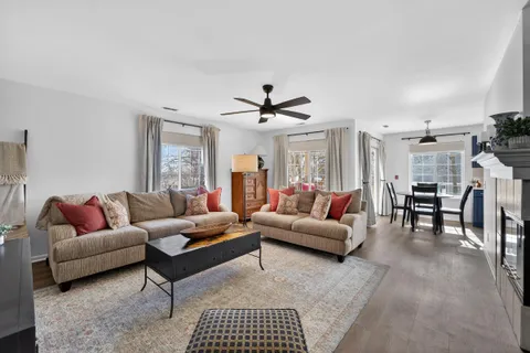 $350,000 | 129 South Curtis Street, Unit 1121, Lake Geneva, WI 53147