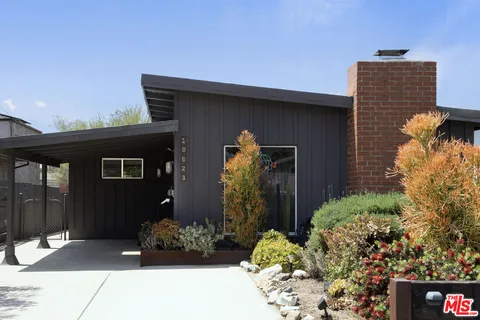 $825,000 | 10623 Woodward Avenue, Sunland, CA 91040