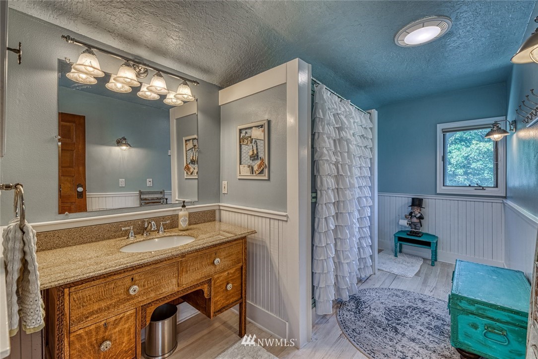 1730 Northwest Rude Road Poulsbo, WA 98370 - Photo 11 of 25 Gallery Image 11