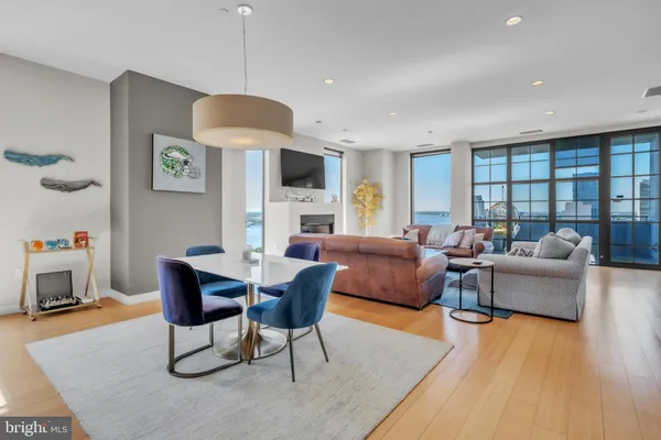 $10,500 | 108 Arch Street, Unit PH1, Philadelphia, PA 19106