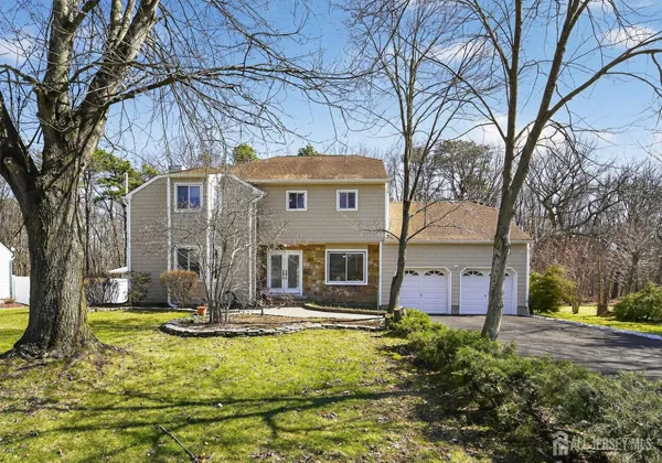 $842,000 | 17 Willow Drive, Old Bridge, NJ 08857